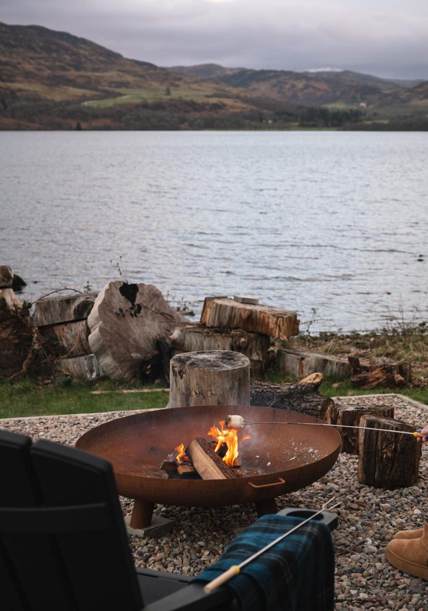 Shoreland Lodges - Holly Lodge Fort Augustus Extérieur photo