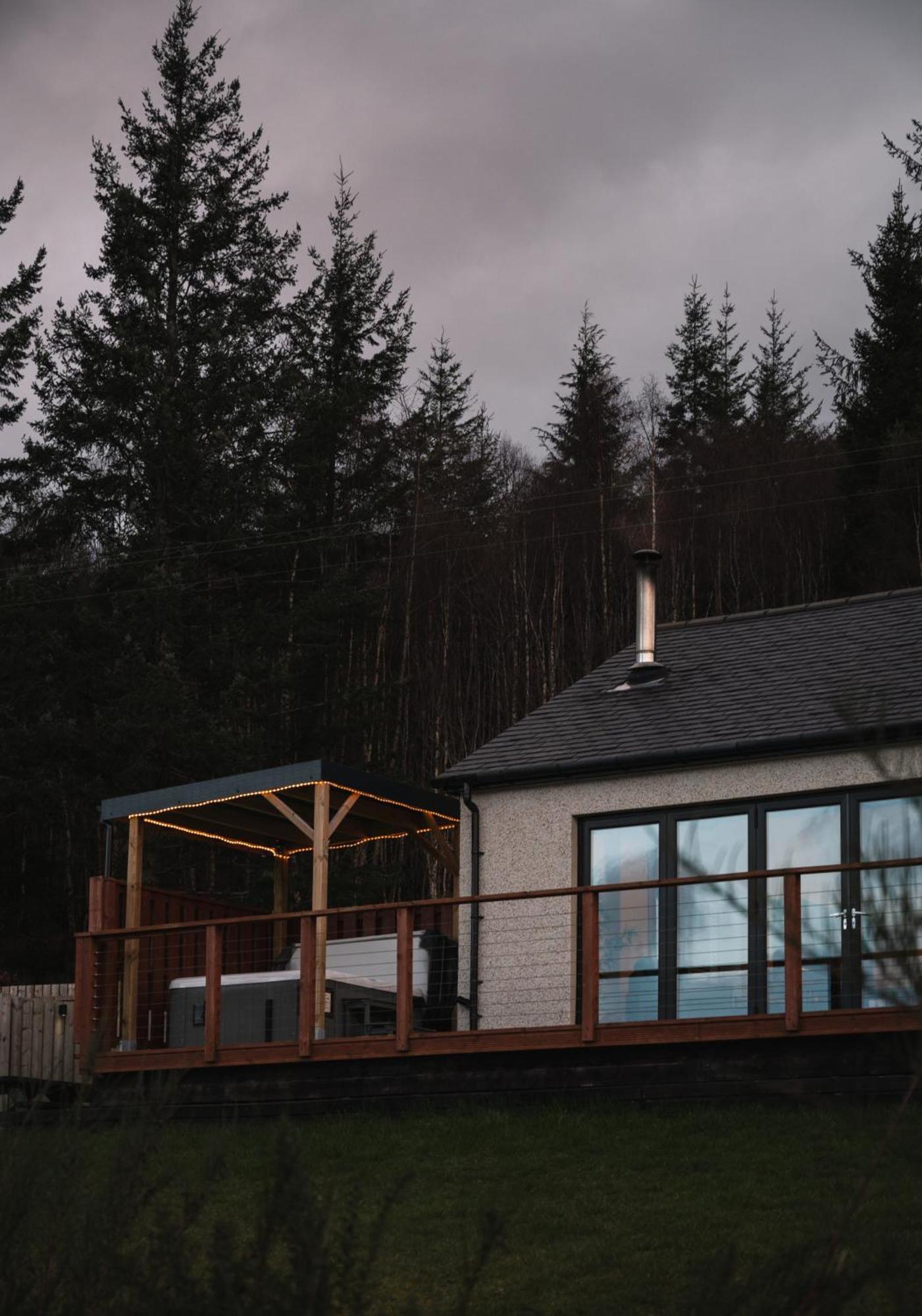 Shoreland Lodges - Holly Lodge Fort Augustus Extérieur photo