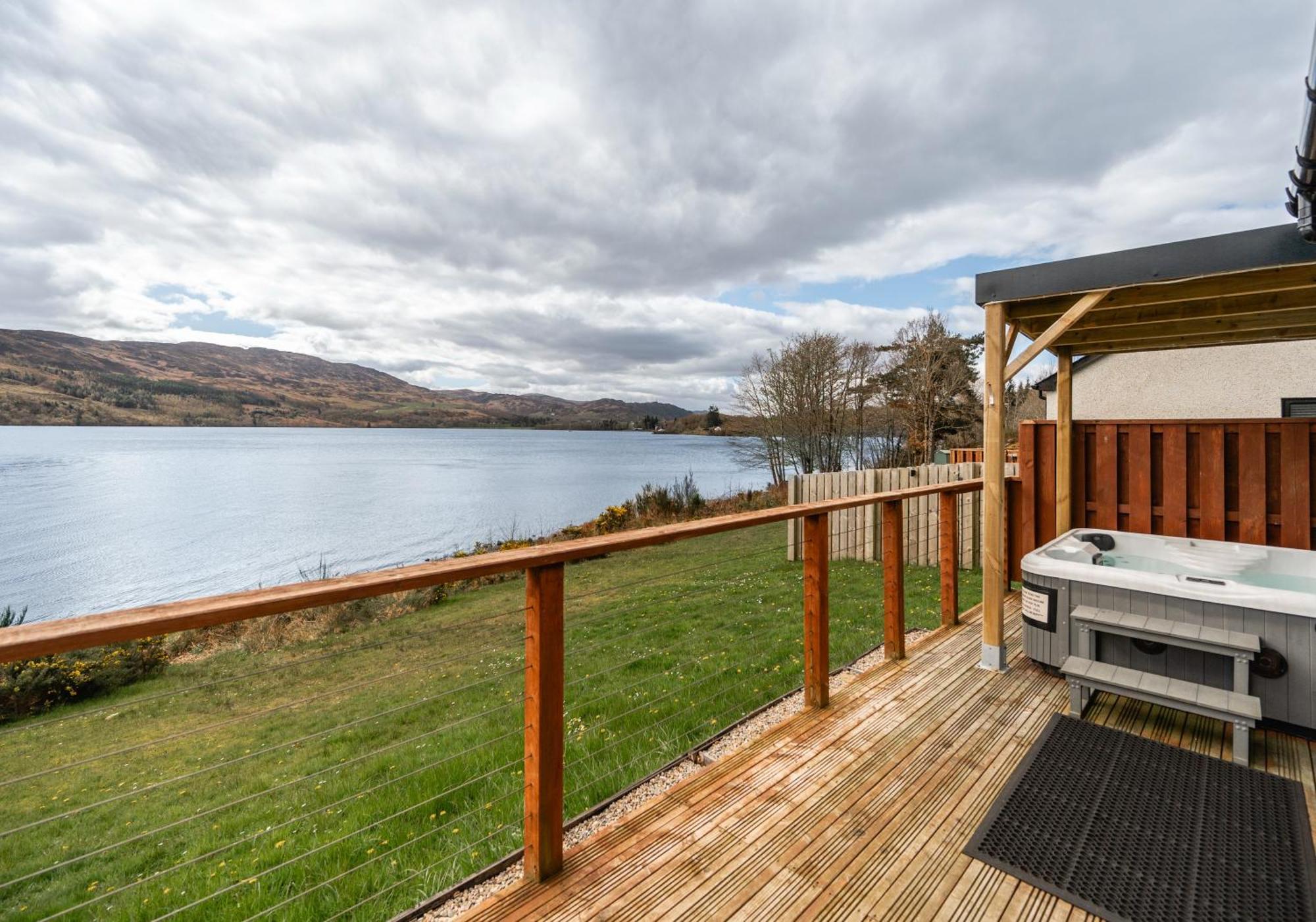 Shoreland Lodges - Holly Lodge Fort Augustus Extérieur photo