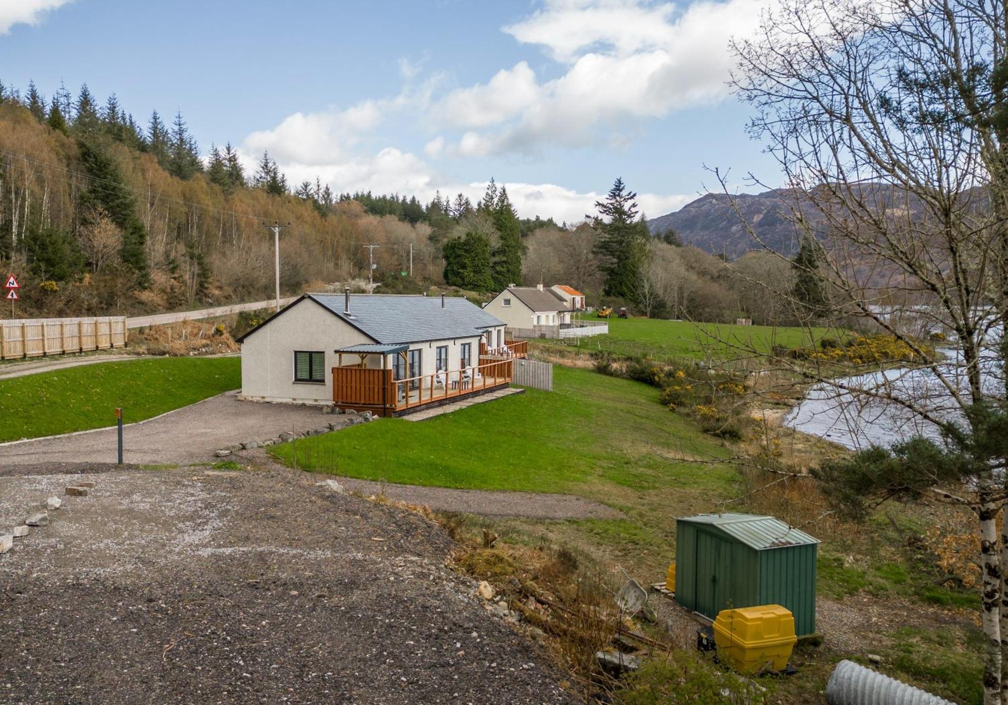 Shoreland Lodges - Holly Lodge Fort Augustus Extérieur photo