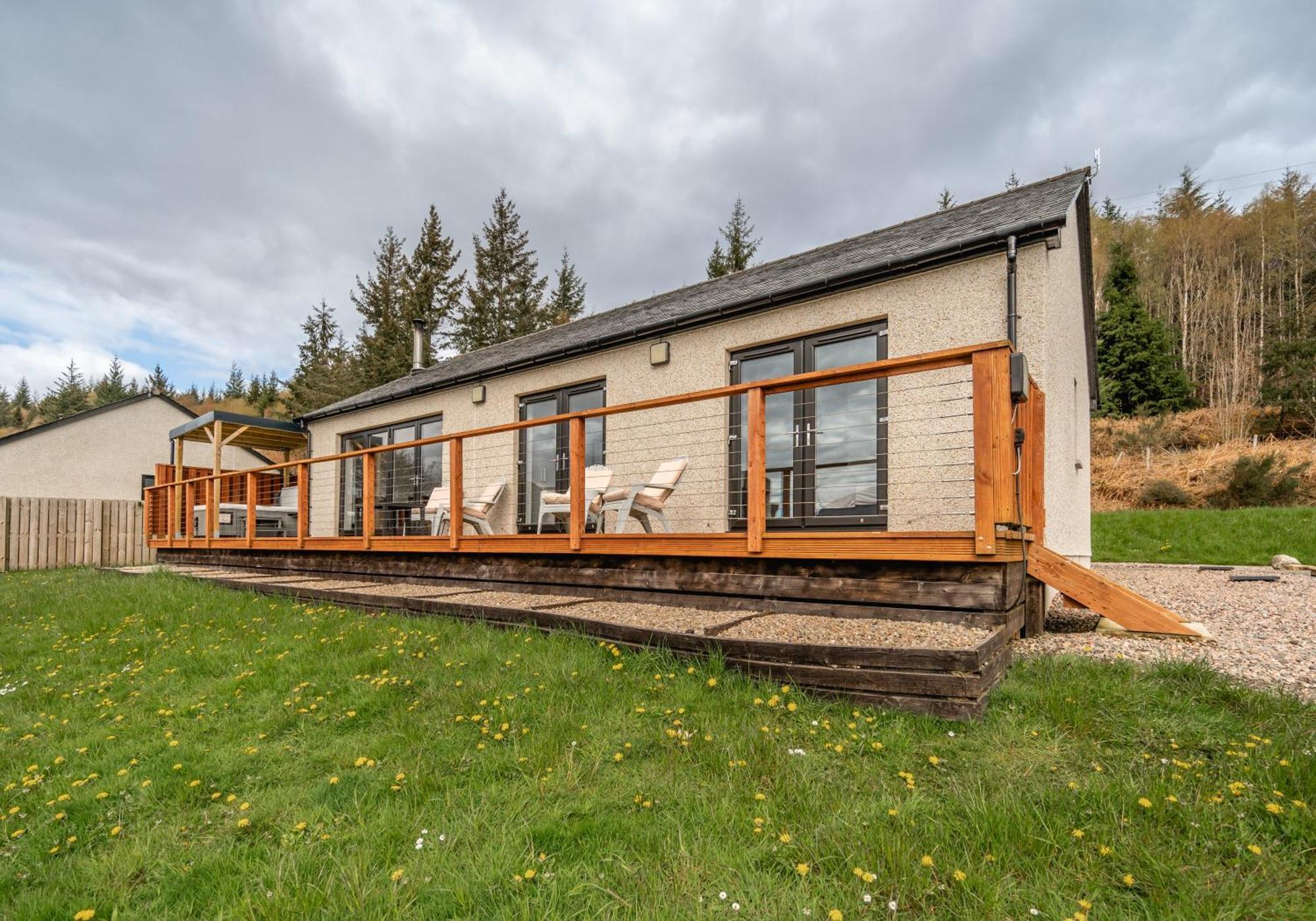 Shoreland Lodges - Holly Lodge Fort Augustus Extérieur photo