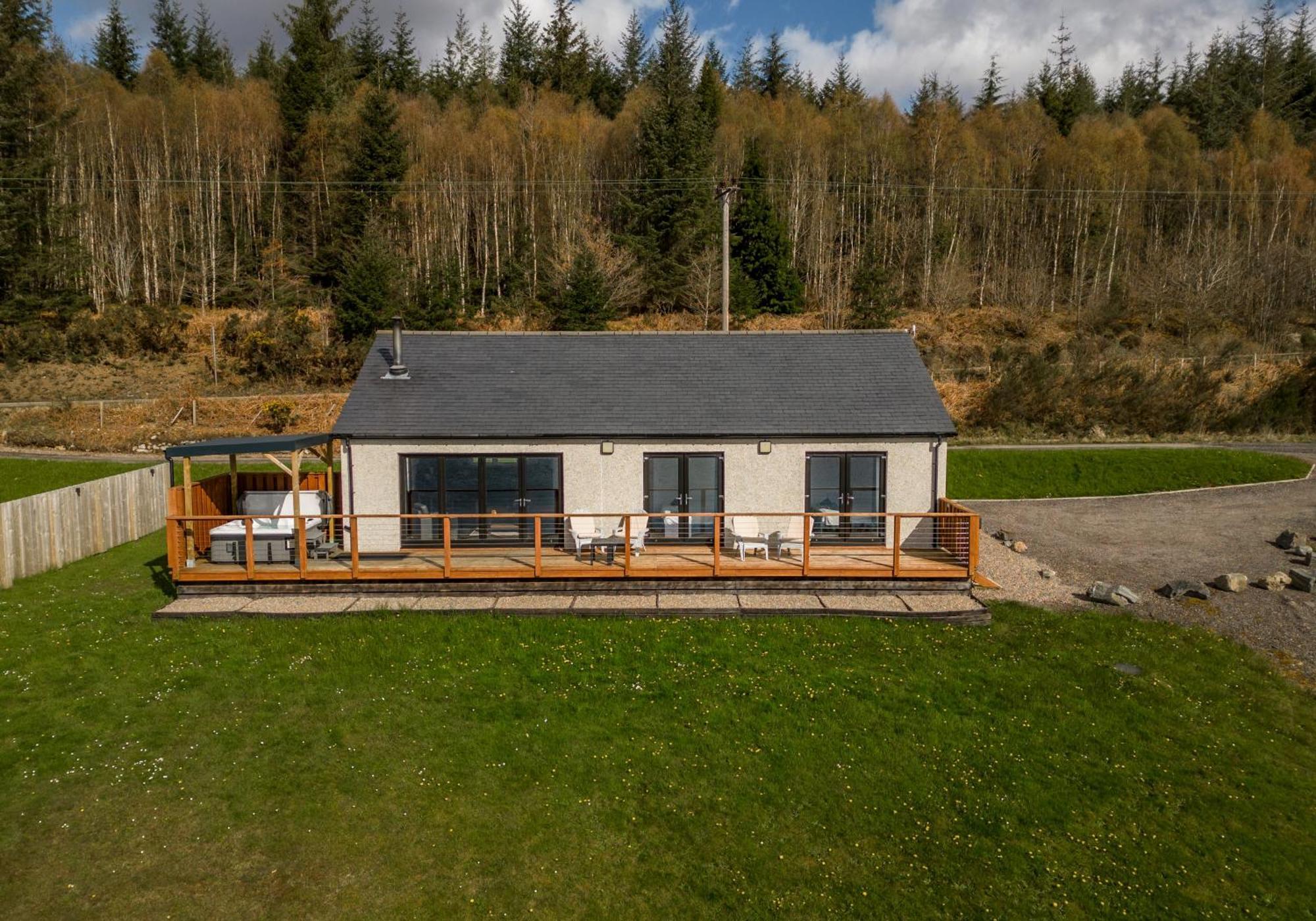 Shoreland Lodges - Holly Lodge Fort Augustus Extérieur photo