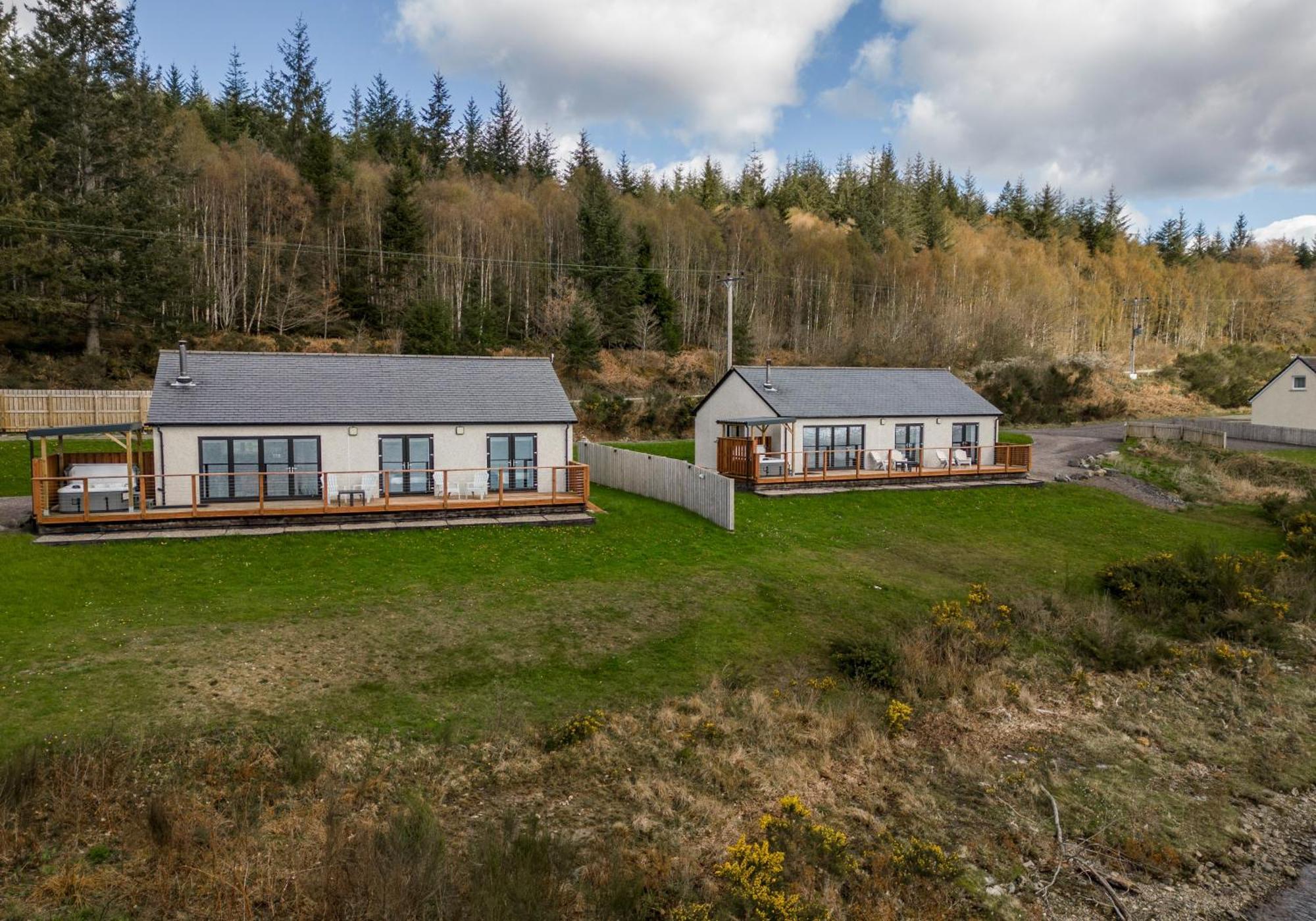 Shoreland Lodges - Holly Lodge Fort Augustus Extérieur photo